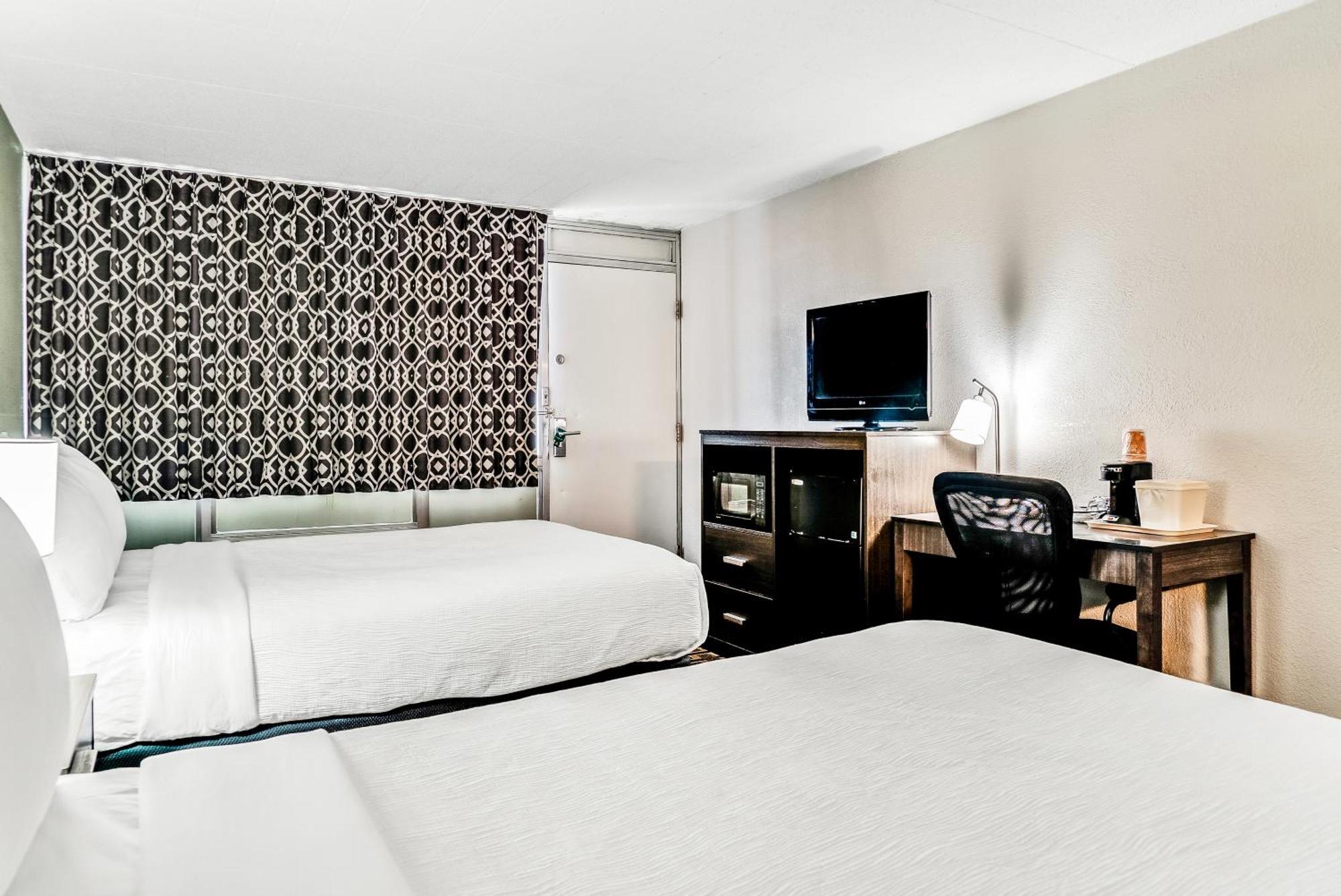 Quality Inn Detroit Downtown Экстерьер фото