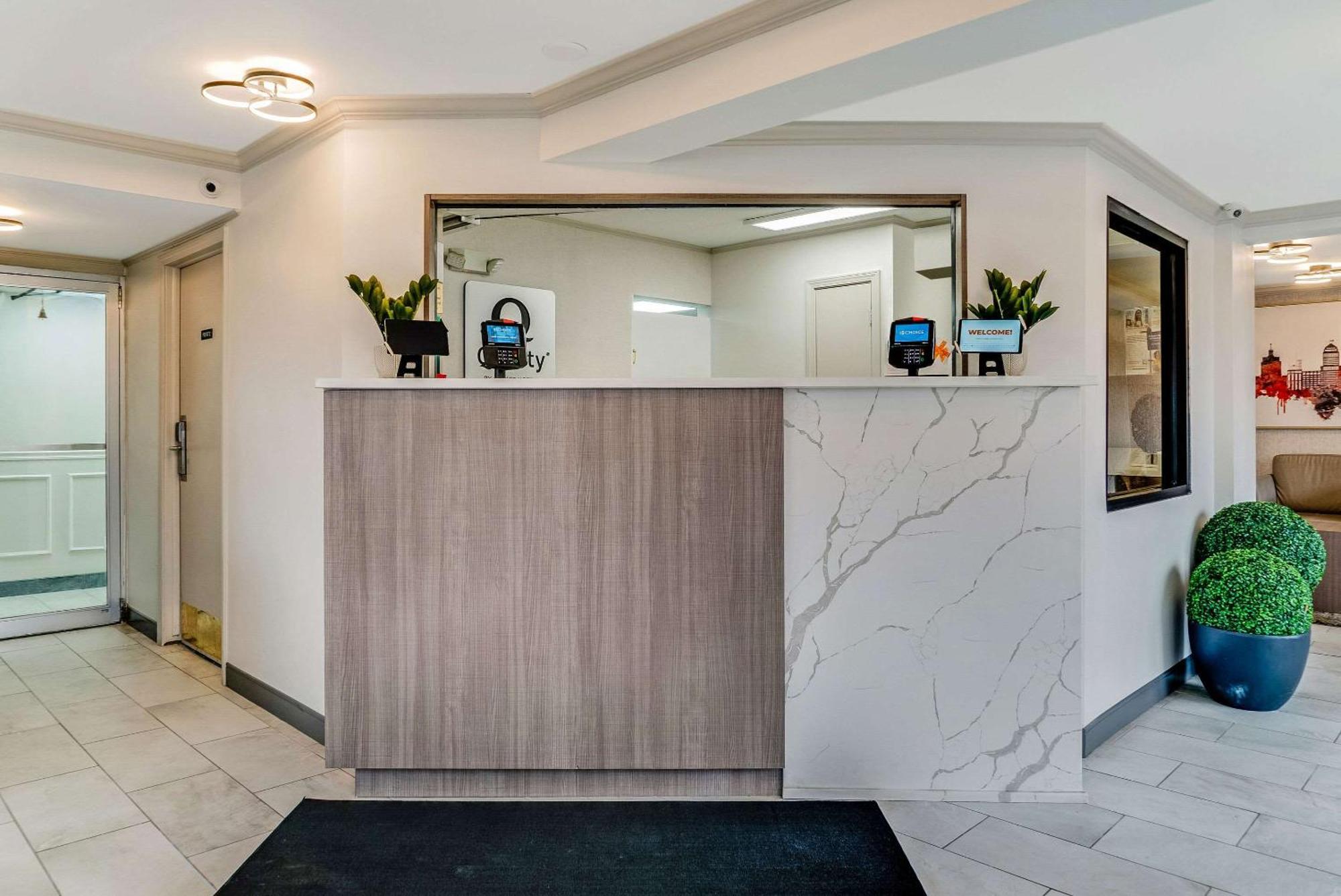 Quality Inn Detroit Downtown Экстерьер фото