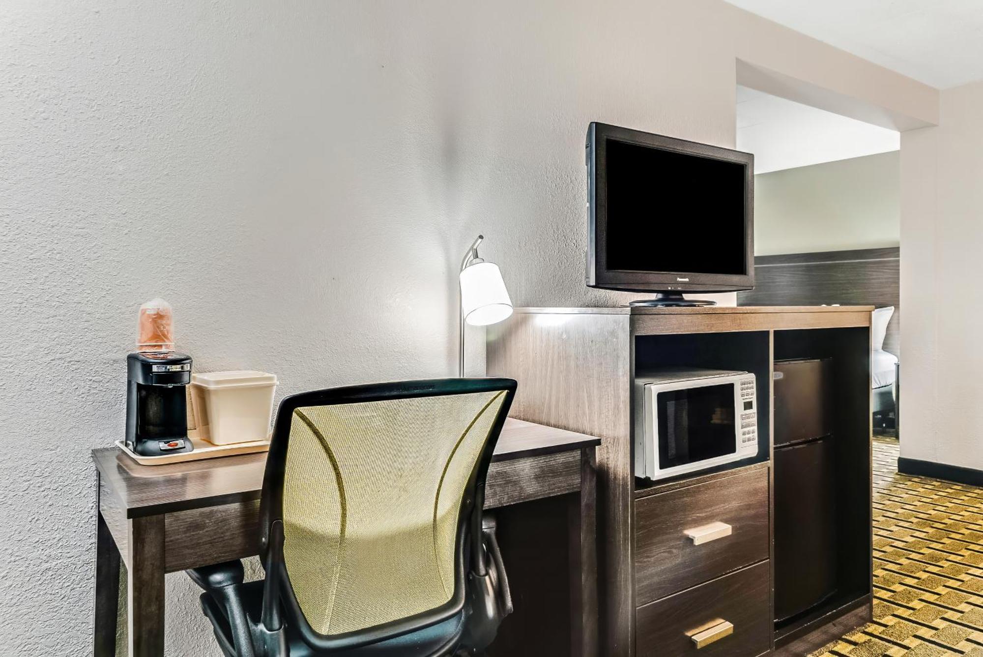 Quality Inn Detroit Downtown Экстерьер фото