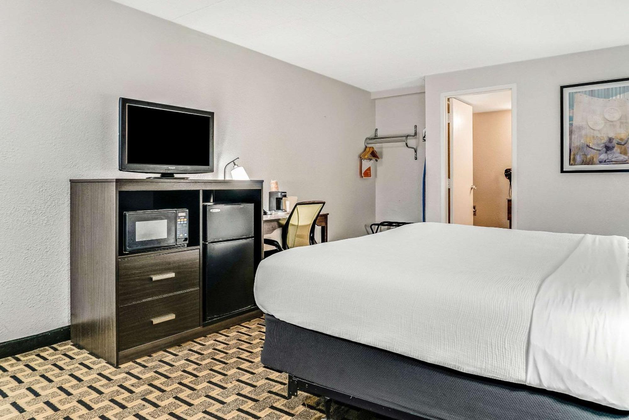 Quality Inn Detroit Downtown Экстерьер фото