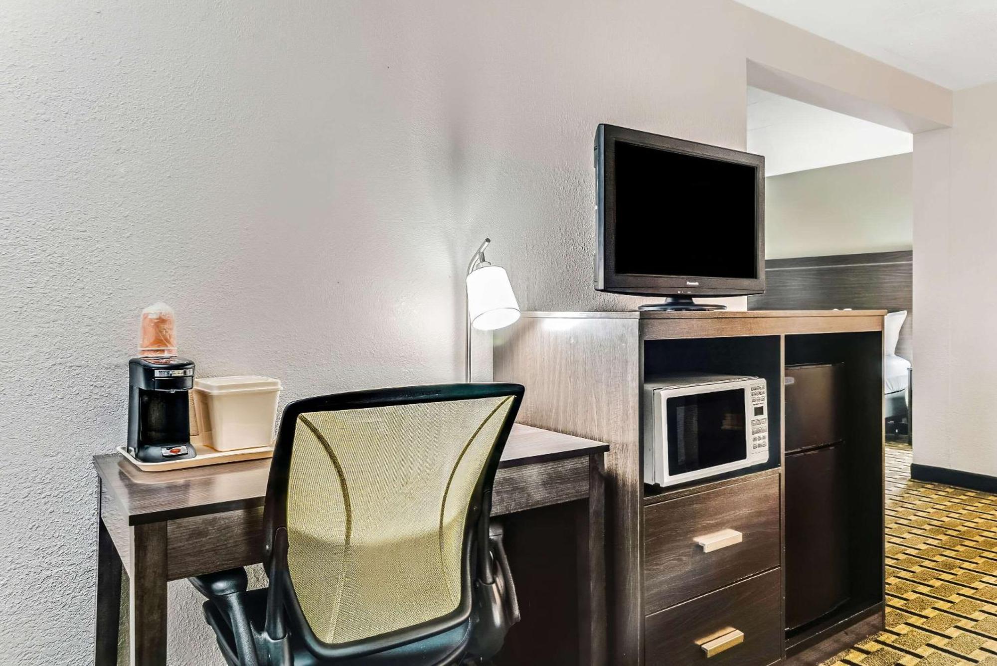 Quality Inn Detroit Downtown Экстерьер фото