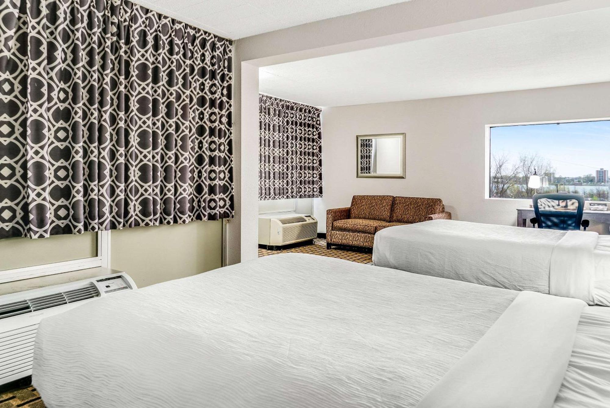 Quality Inn Detroit Downtown Экстерьер фото