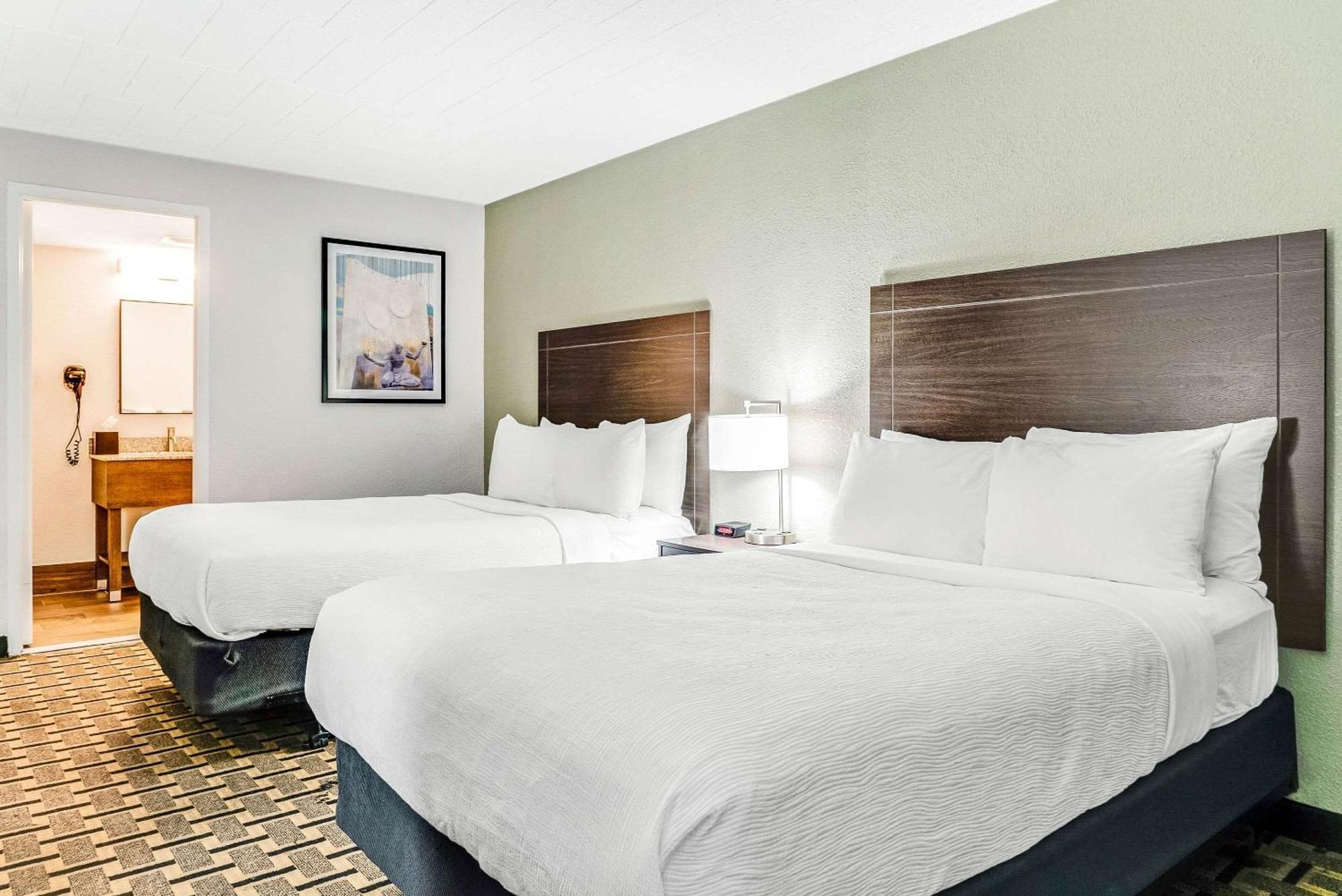 Quality Inn Detroit Downtown Экстерьер фото