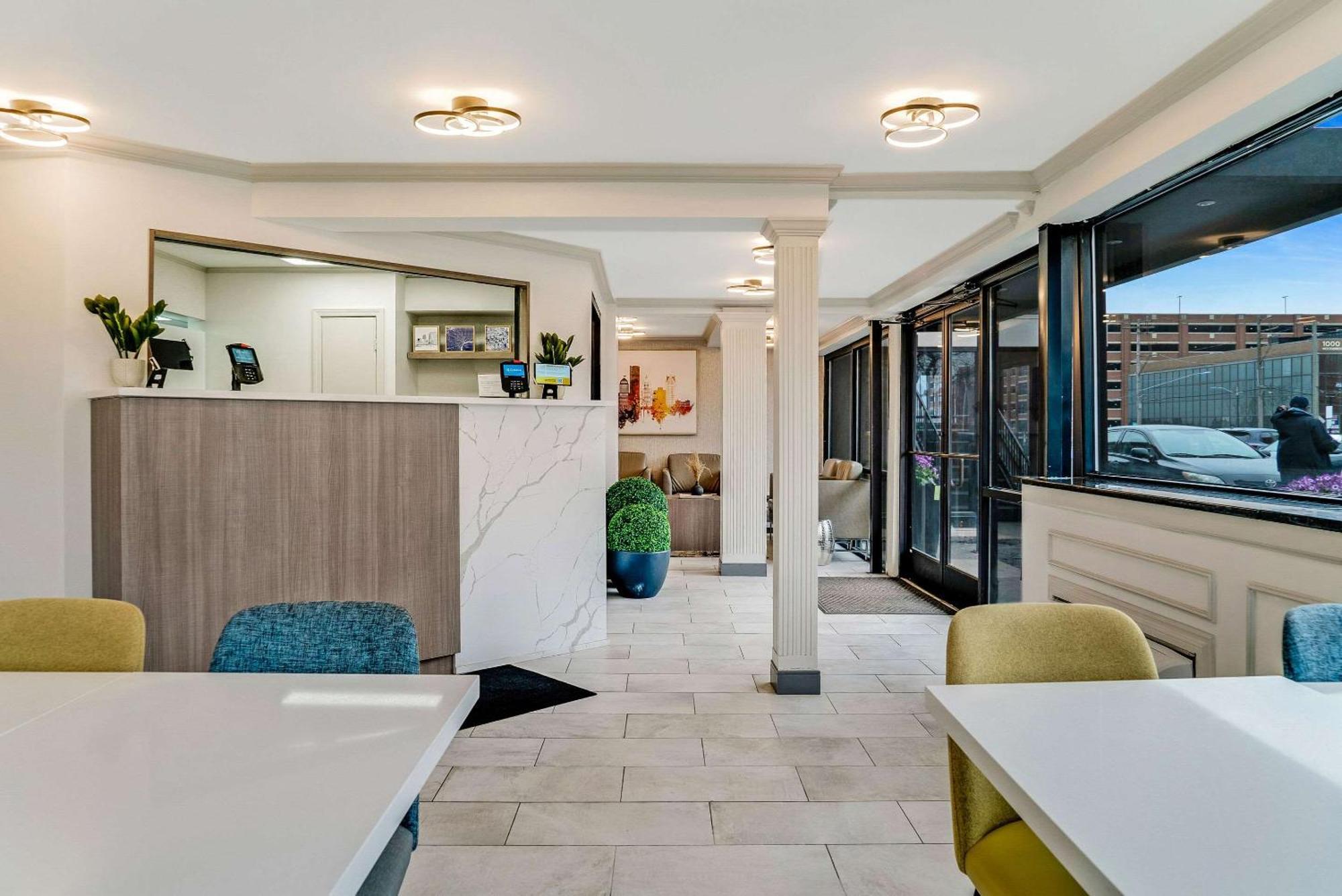 Quality Inn Detroit Downtown Экстерьер фото