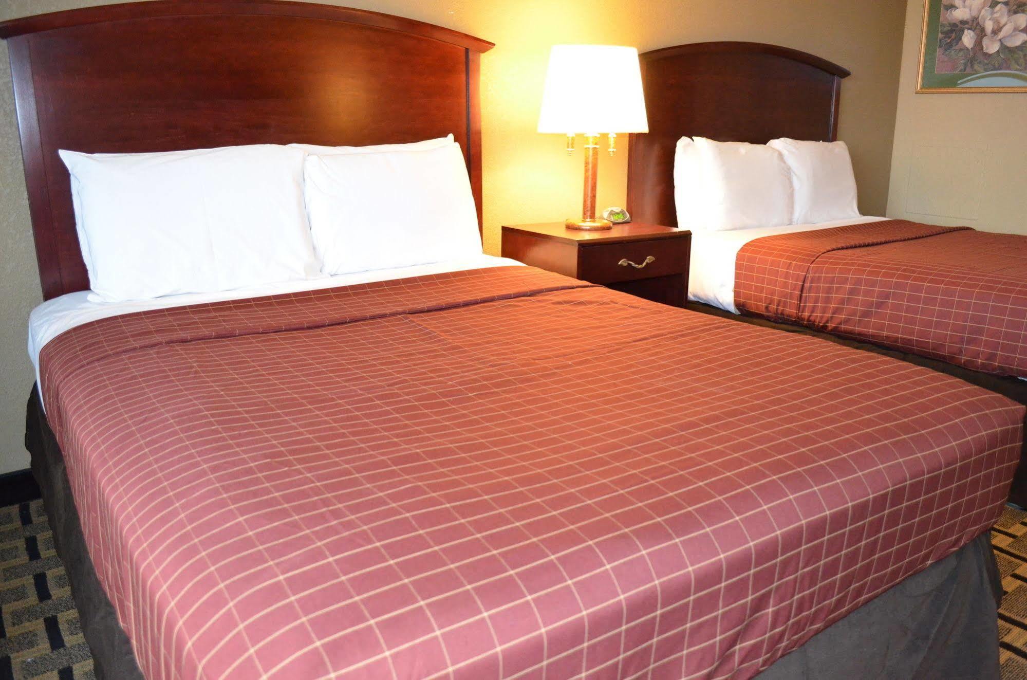 Quality Inn Detroit Downtown Экстерьер фото